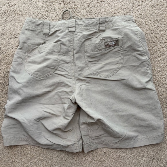 The TNF the north face khaki short hiking walking nylon 9 inch shorts size 4 - Picture 5 of 13